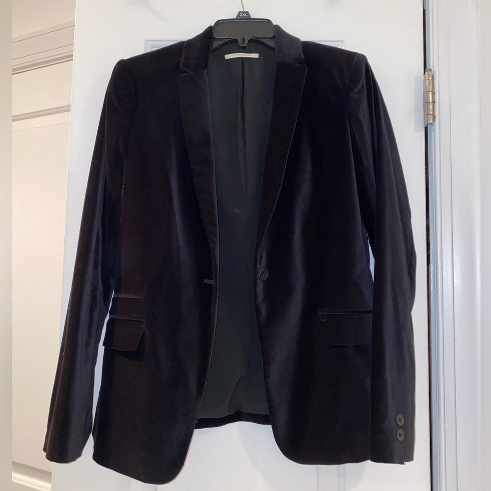 TAHARI black velvet structured slim fit blazer never worn fits size 4